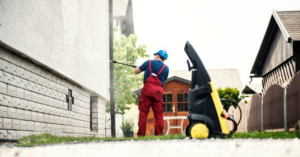 Best Pool Deck Cleaning  in Wellman, IA